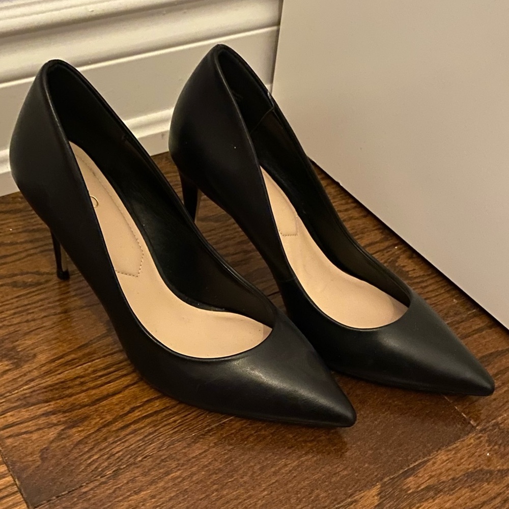 Black Pumps- Size 6.5